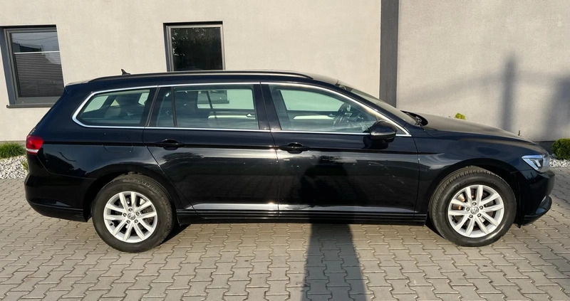 Volkswagen Passat cena 53900 przebieg: 230000, rok produkcji 2016 z Leżajsk małe 191